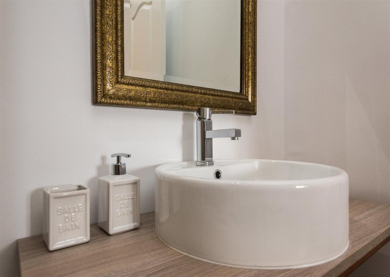 Cozy Apartment In House-Palace With Private Patio Sevilla Bagian luar foto