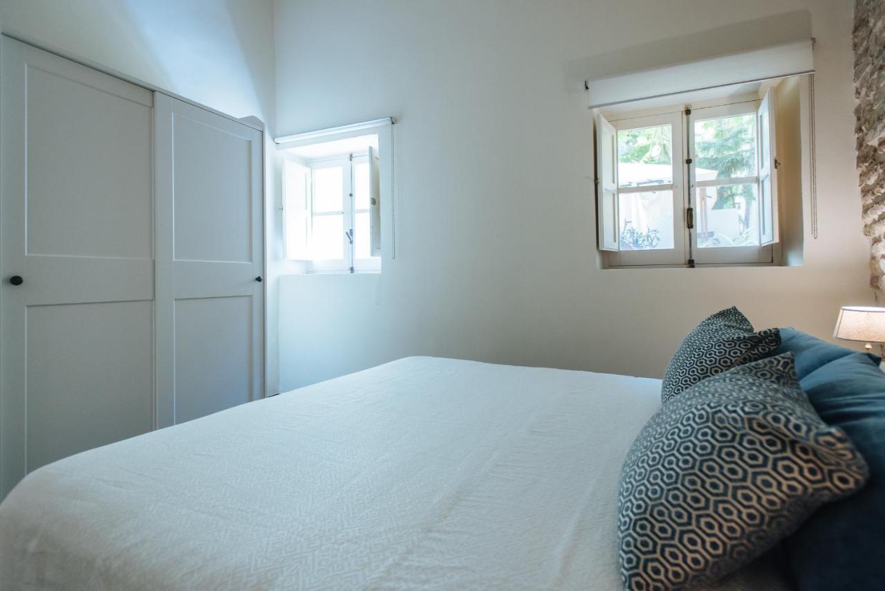 Cozy Apartment In House-Palace With Private Patio Sevilla Bagian luar foto